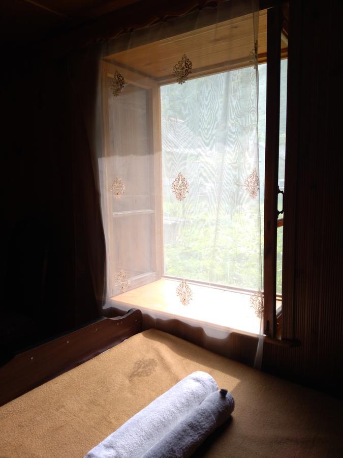 Guest House Anisa Birkiani Exterior foto